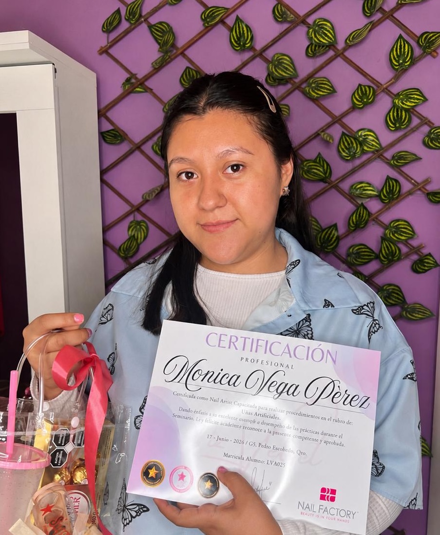Alumna certificada