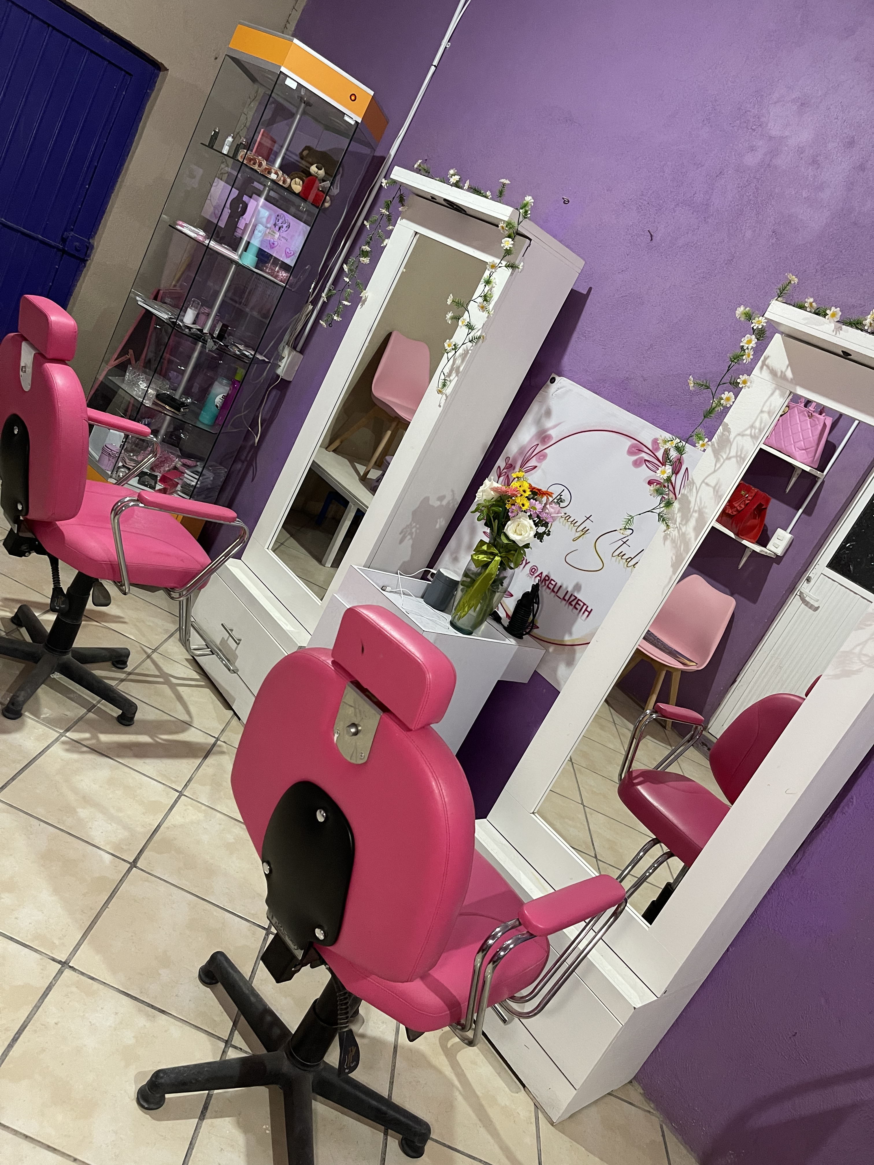 Estudio de belleza con productos profesionales